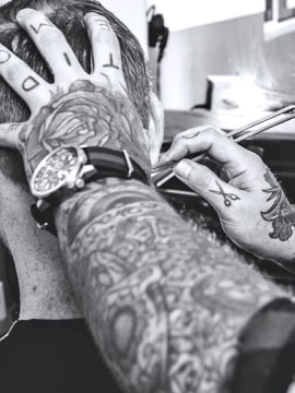 barber's hand